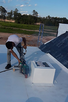 houston commercial roofing contractor